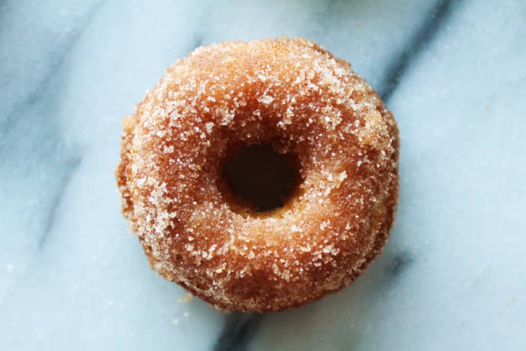 cinnamon baked doughnuts