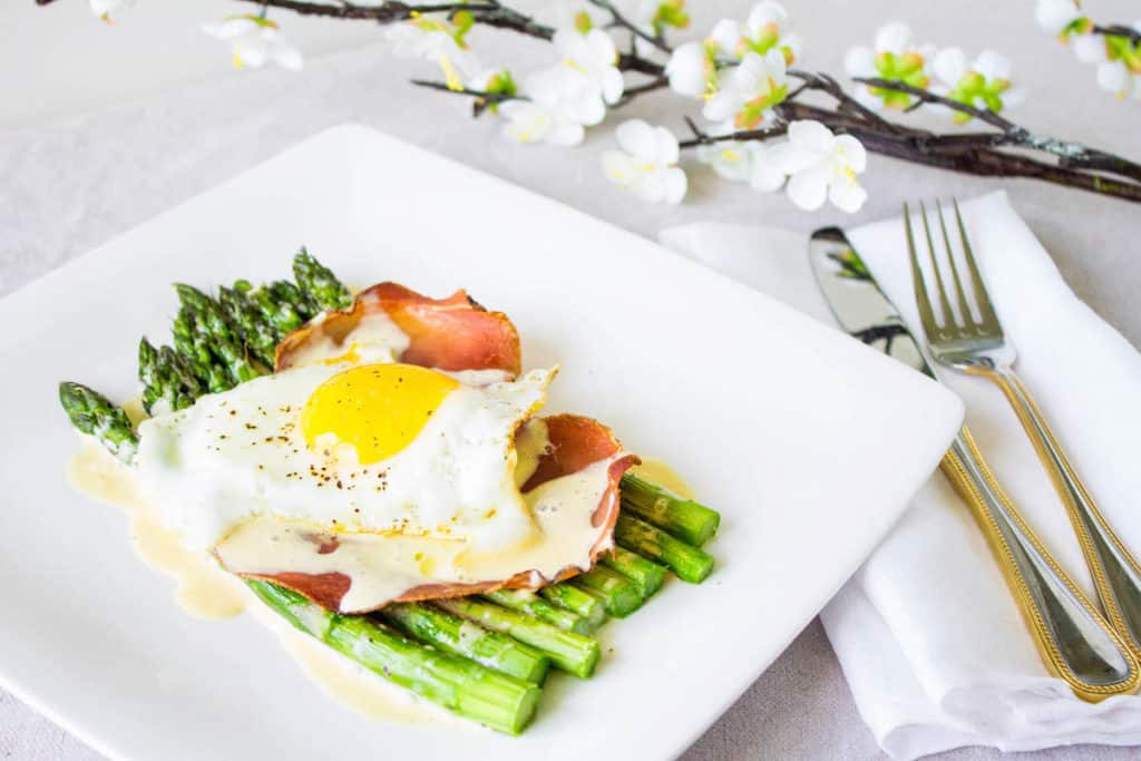 asparagus with hollandaise sauce