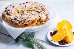 Couronne with Cranberries and Pecans: a holiday bread wreath perfect for breakfast! Recipe via MonPetitFour.com