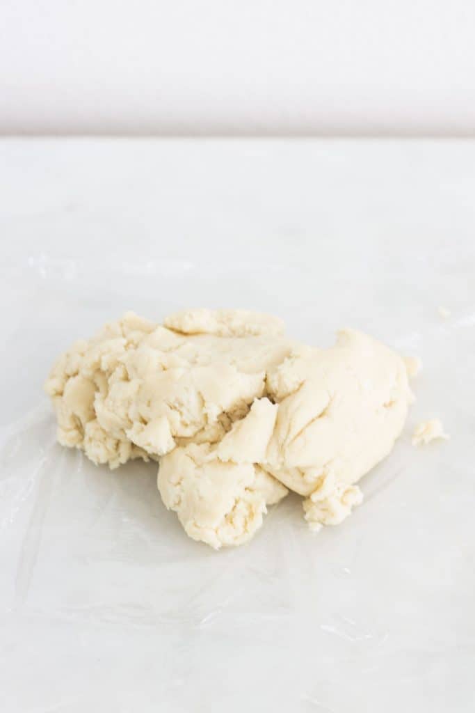 Homemade Pie Crust Recipe: a easy, go-to pie crust made with all butter. Recipe via MonPetitFour.com