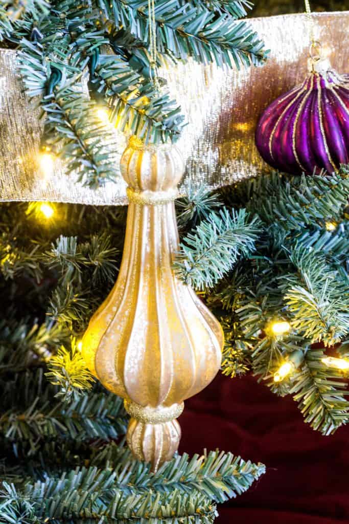 A French-inspired Christmas tree. In partnership with Balsam Hill. #BalsamHill #sponsored via MonPetitFour.com