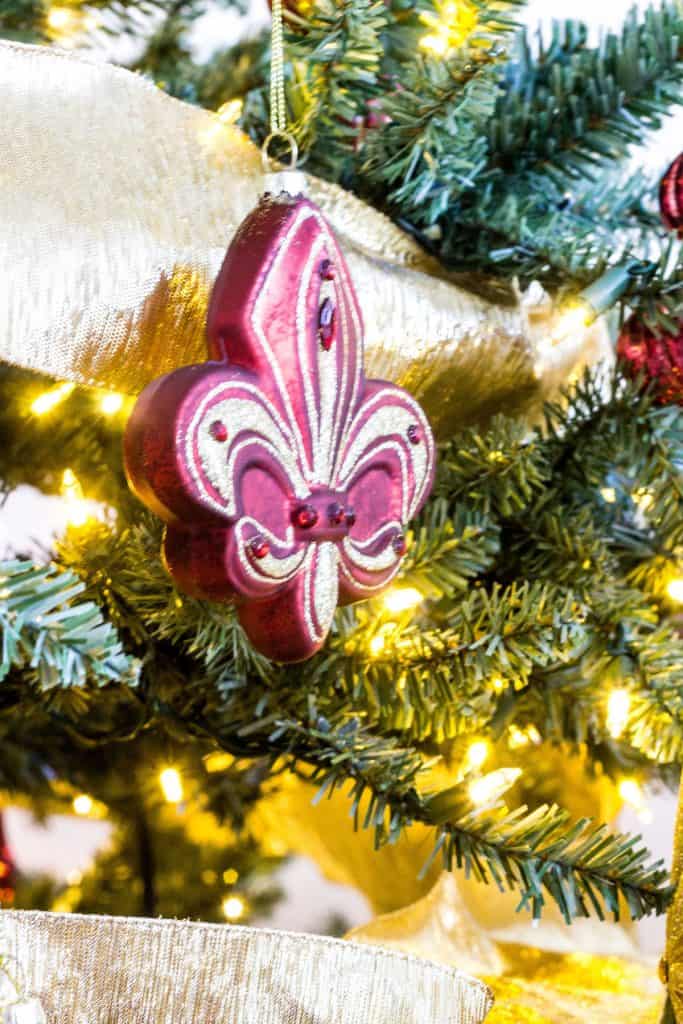 A French-inspired Christmas tree. In partnership with Balsam Hill. #BalsamHill #sponsored via MonPetitFour.com
