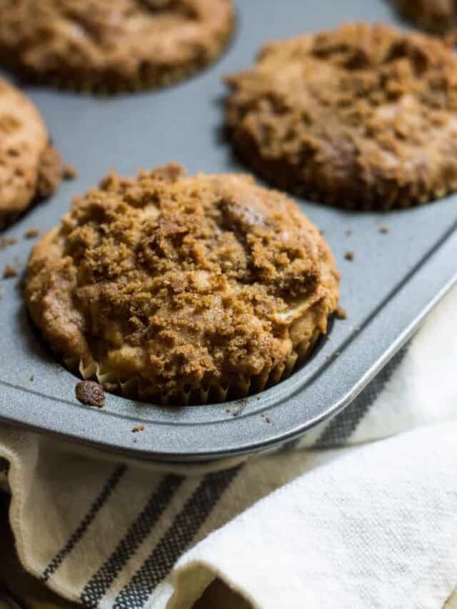 Apple Muffins with Streusel Topping