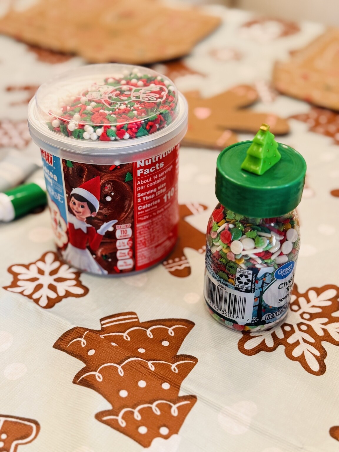 How to Host a Holiday Cookie Decorating Party - Mon Petit Four®