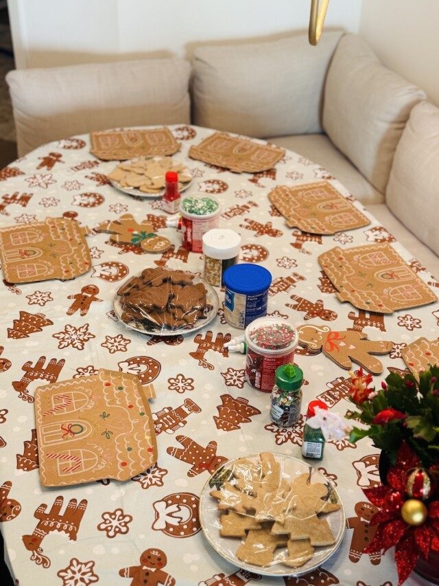 How to Host a Holiday Cookie Decorating Party - Mon Petit Four®